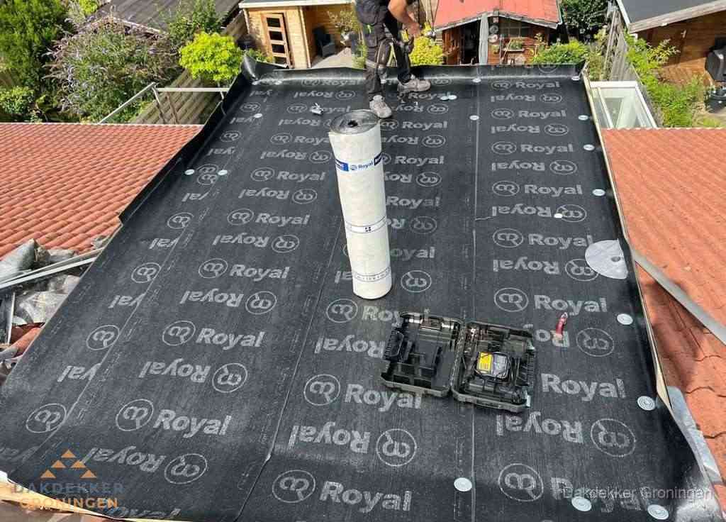 Dakrenovatie met Royal onderdak op plat dak in Groningen Dakrenovatie met Royal onderdak op plat dak in Groningen