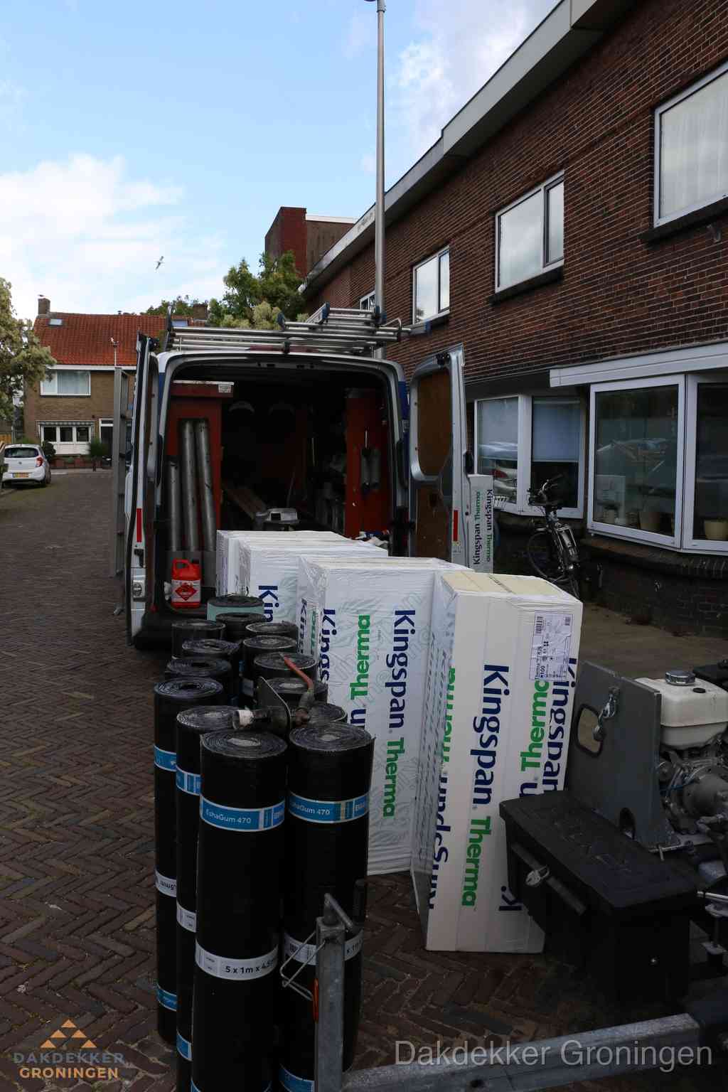 Plat dak met bitumen dakbedekking en brander in Groningen Plat dak met bitumen dakbedekking en brander in Groningen