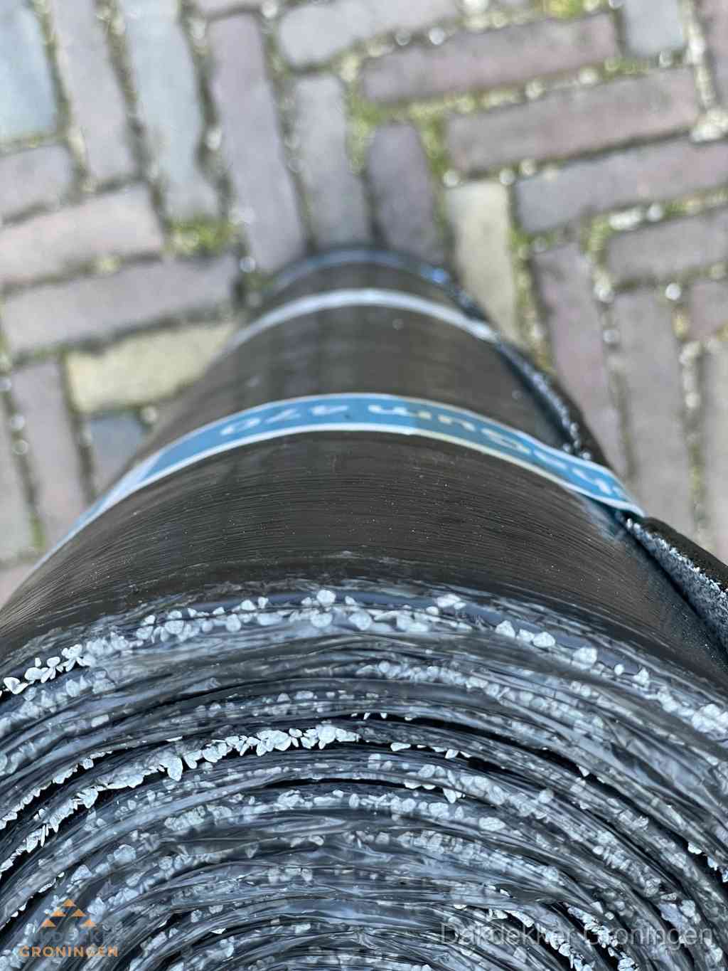 Rol bitumen dakleer met leislag voor plat dak in Groningen Rol bitumen dakleer met leislag voor plat dak in Groningen